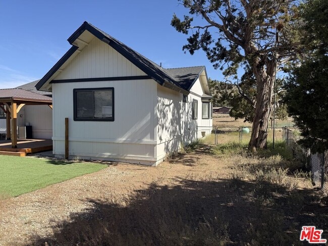 Building Photo - 47041 Pioneer Town Rd