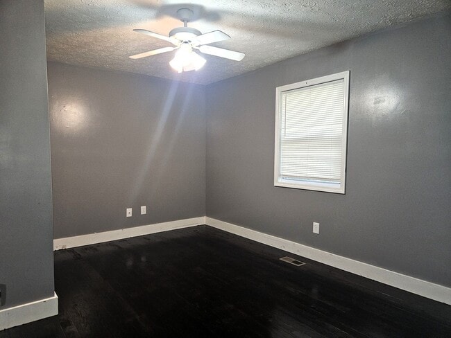 Building Photo - 4595 Tranquil Ln