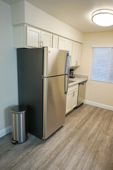 Building Photo - 12701 N Pennsylvania Ave