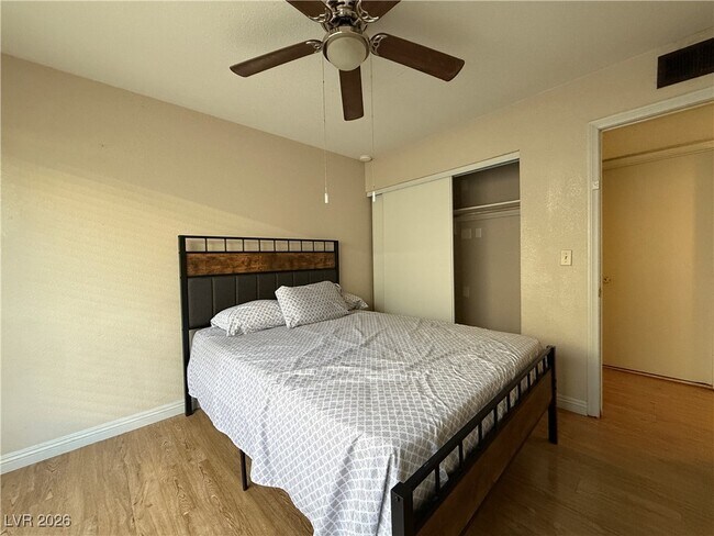 Building Photo - 4421 Fernbrook Rd