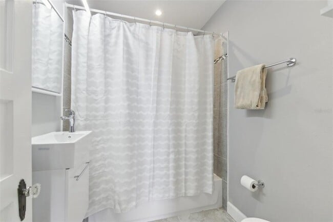 Building Photo - 157 9th Ave N