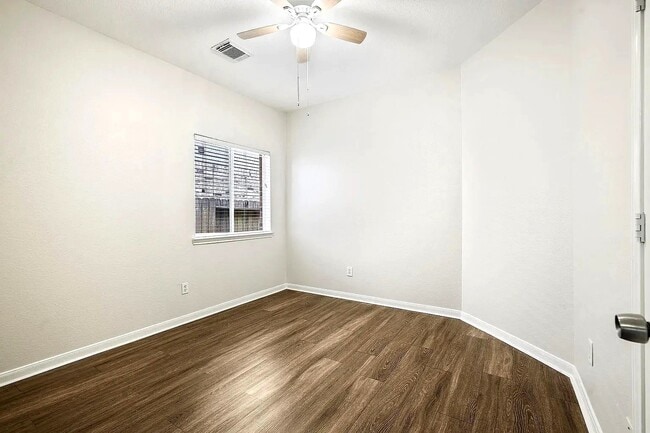 Building Photo - 2702 Orchard Creek Ln
