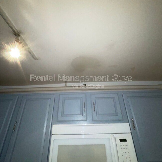 Building Photo - 2021 3rd Ave S