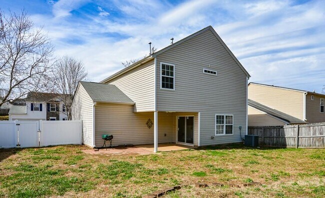 Building Photo - 612 Spanish Oak Dr