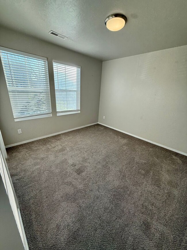 Building Photo - Great location, 3 bedroom two bath home for rent.