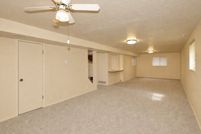 Building Photo - 4498 W Skye Dr