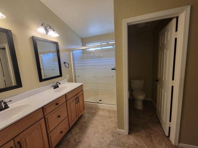 Building Photo - 4318 E Milton Dr