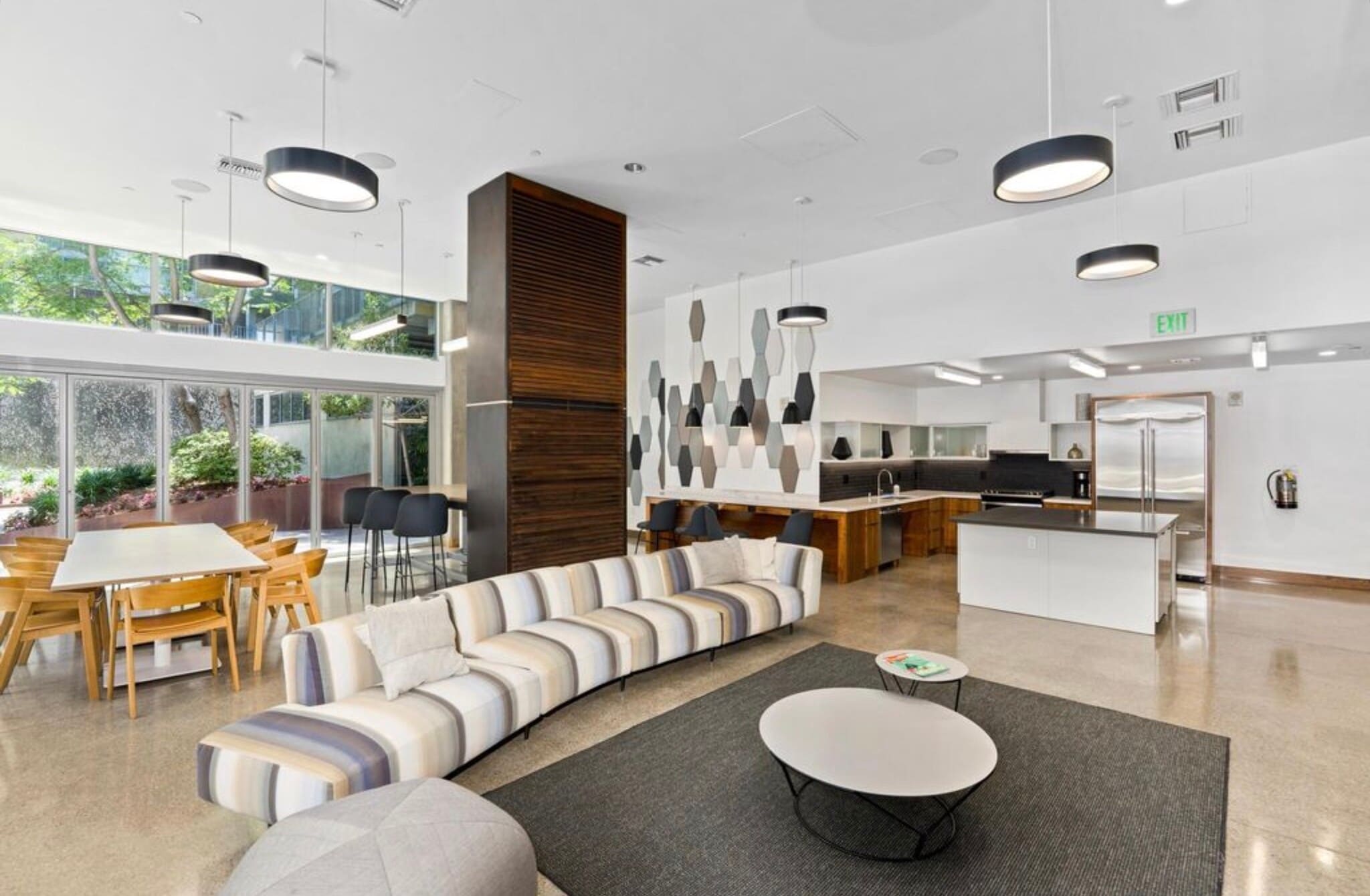 Building Photo - 321 10th Ave