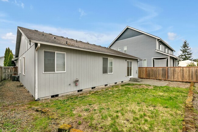 Building Photo - Amazing Floor Plan in Desirable Spanaway Neighborhood!