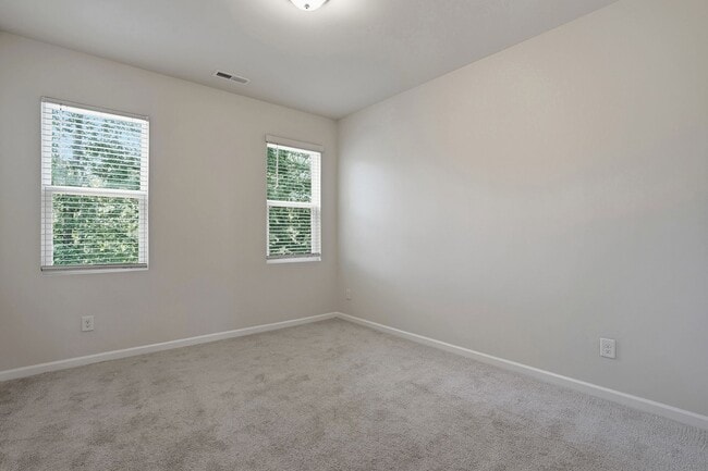 Building Photo - 1425 Haltwhistle St