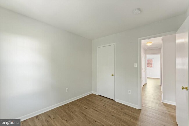 Building Photo - 15001 Cherrydale Dr