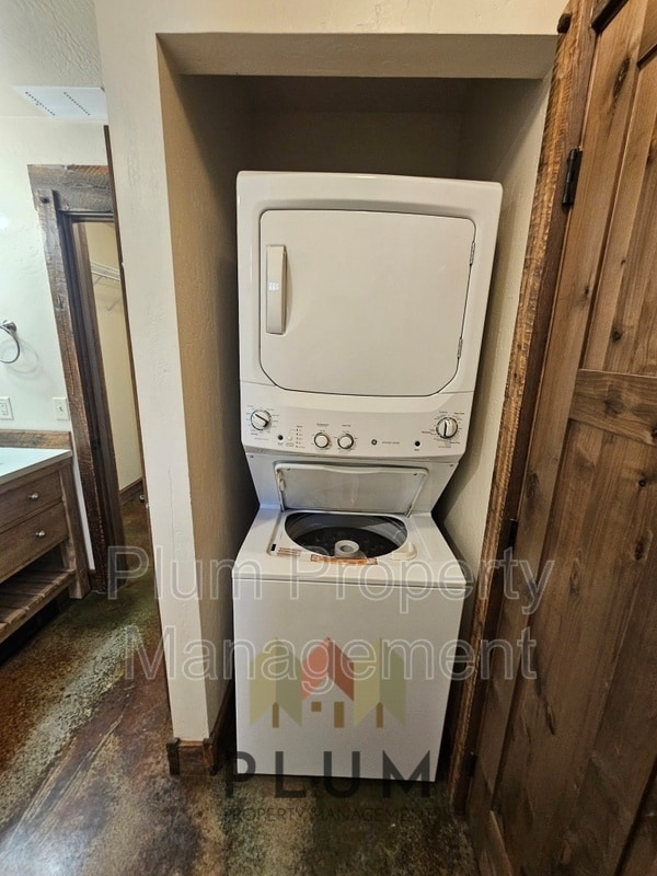 Building Photo - 131 Speedway Ave