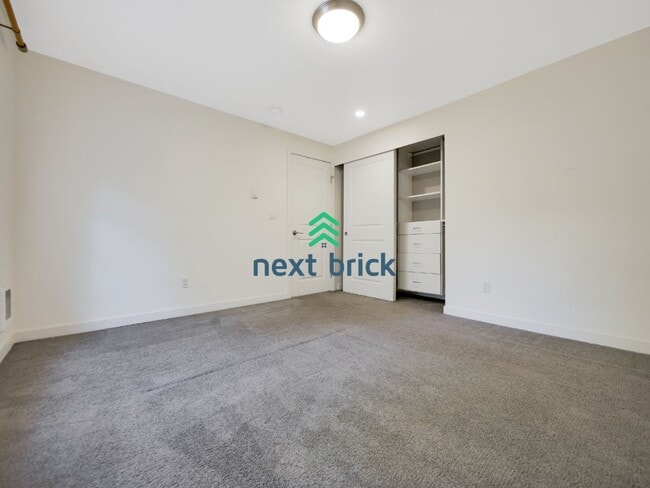 Building Photo - 3 Bed 1 Bath Charming Seattle Home is Ready for Rent!