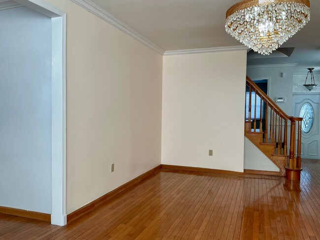 Building Photo - 306 Jefferson Ave