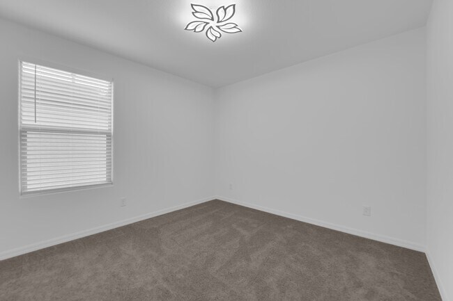 Building Photo - 10239 Estancia Hl St