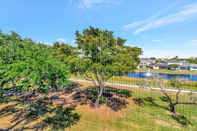 Building Photo - 14723 Cumberland Dr