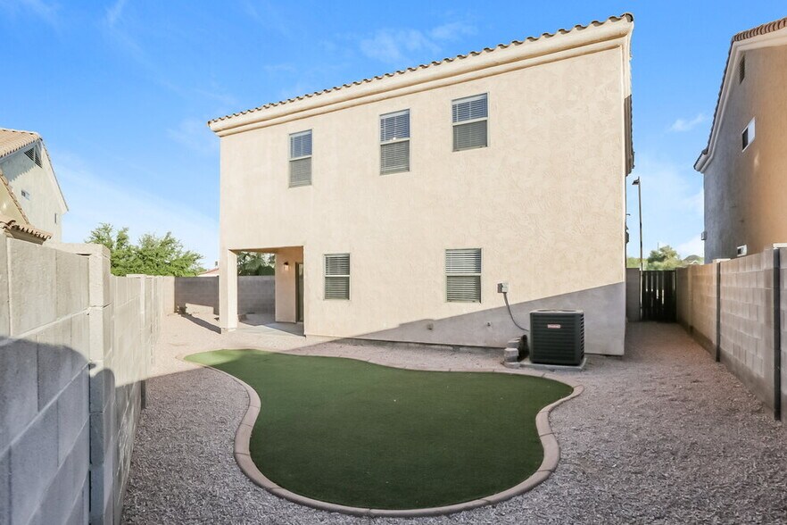 Building Photo - 261 N Valle Verde