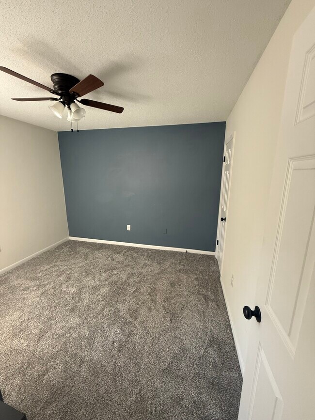 Building Photo - 113 Walz Cir