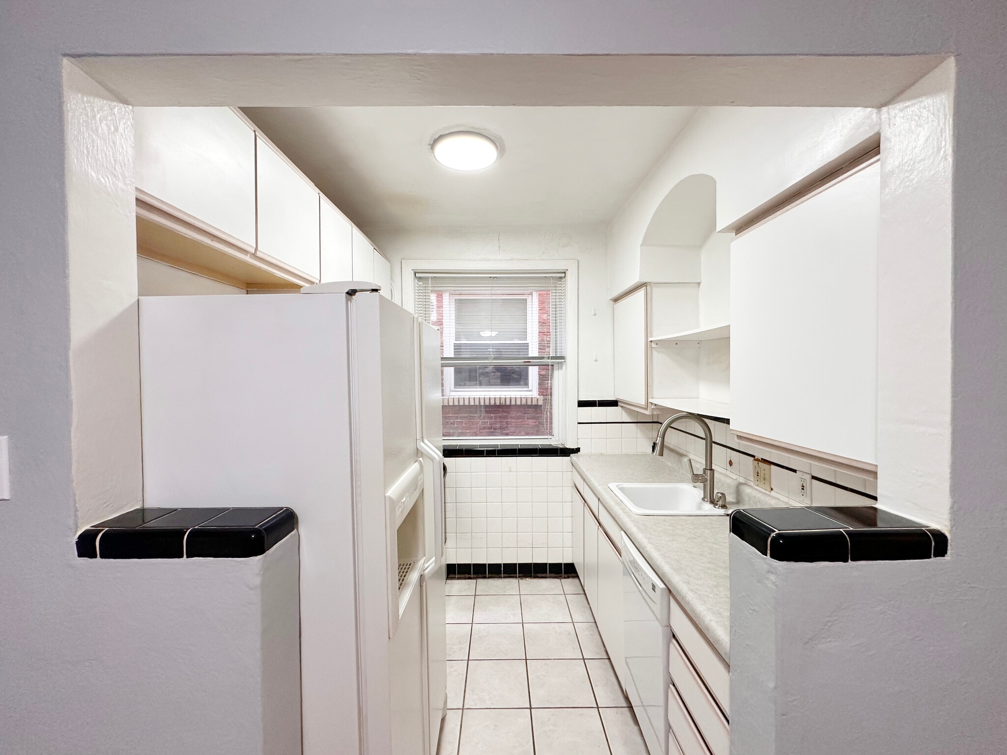 Building Photo - 5816 Mardel Ave