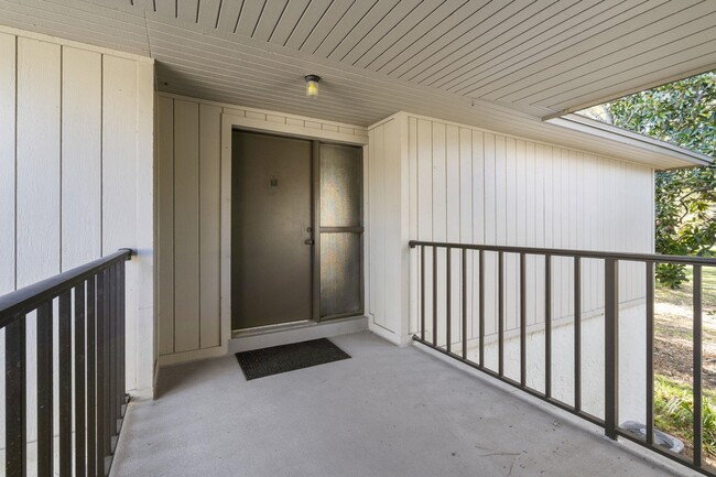 Building Photo - 16 Alcira Ct