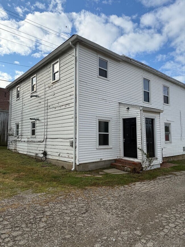 Primary Photo - 124 S Chillicothe St