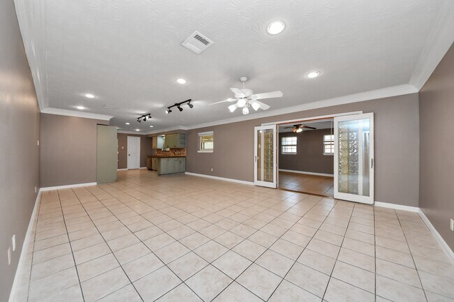 Building Photo - 4402 Ludwig Ln