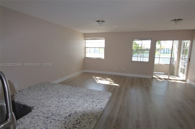 Building Photo - 2880 N Oakland Forest Dr