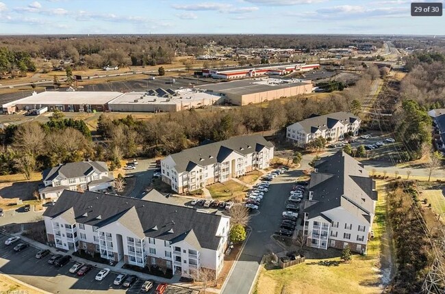 Building Photo - 3015 Winston Dr