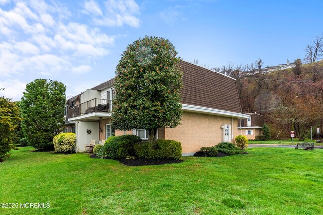 Building Photo - 321-323-323 Shore Dr