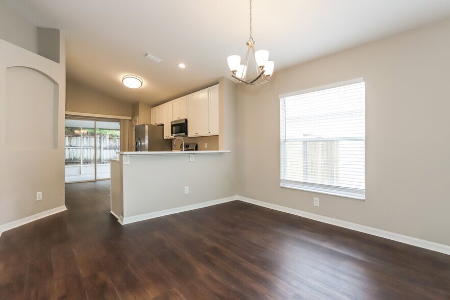 Building Photo - 748 Cape Cod Cir