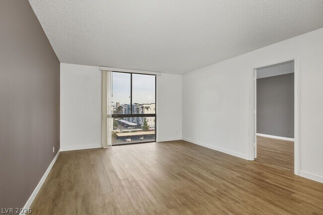 Building Photo - 3930 University Center Dr