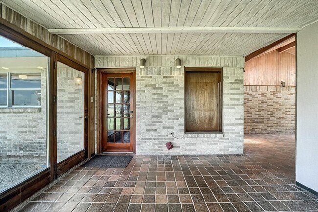 Building Photo - 801 Fm 971