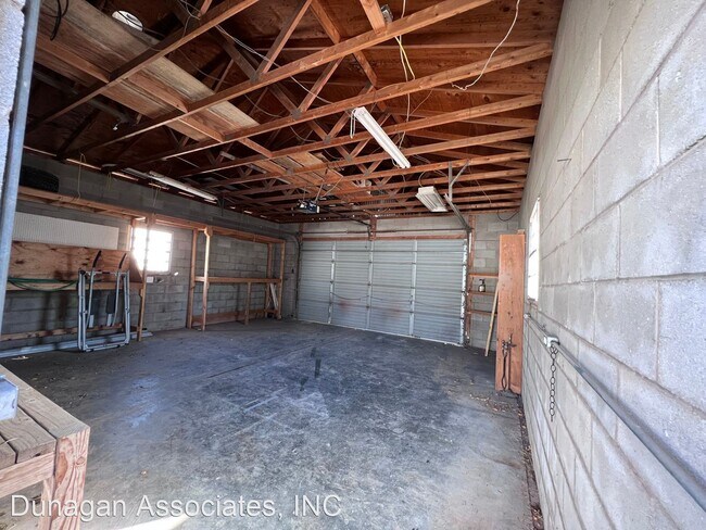 Building Photo - 3 br, 1 bath House - 1301 W Edwards St