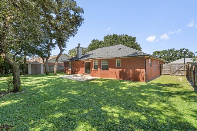 Building Photo - 7968 Lola Cir