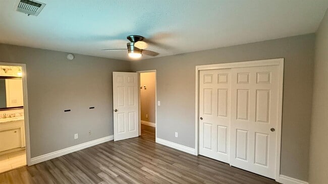 Building Photo - 2123 Cottonwood Ct