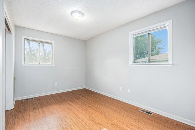 Building Photo - **$0 Application Fee for August!!** Beauti...