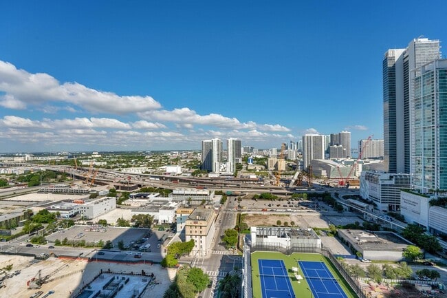 Building Photo - 851 NE 1st Ave