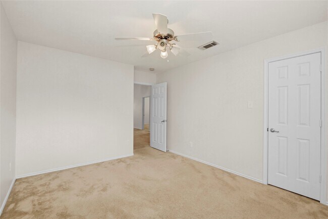 Building Photo - 1403 Lochstone Dr