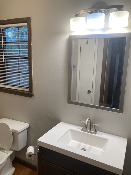 Building Photo - 352 Sam Thomas Rd