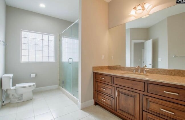 Building Photo - 332 Highland Point Dr