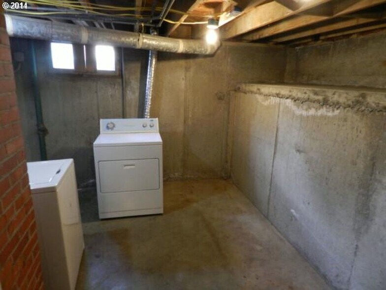 Basement utility room. - 9003 SE Stephens St