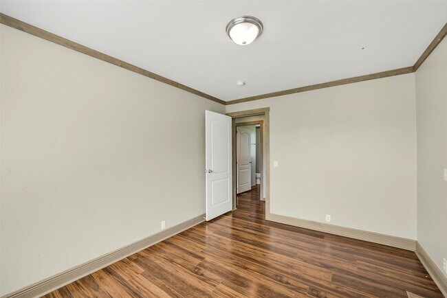 Building Photo - 1566 County Rd 610