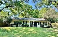 Building Photo - 5855 Appletree Dr