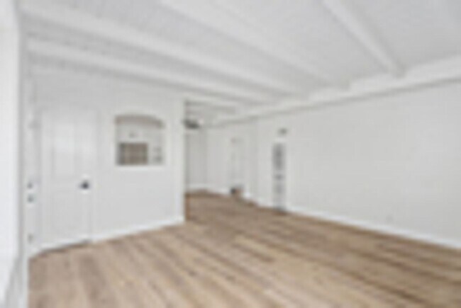 Building Photo - 303 S Ola Vista