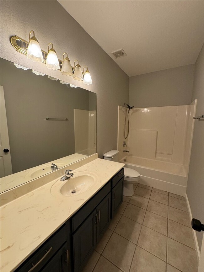 Building Photo - 1109 N Wren Dr