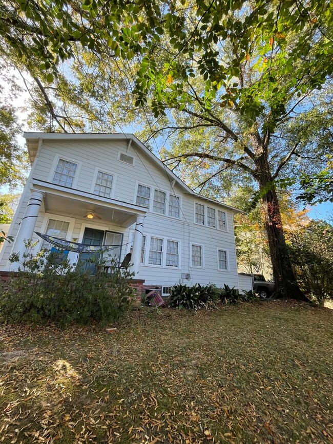 Building Photo - 1701 3rd St