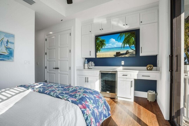 Building Photo - 19471 Harbor Rd S