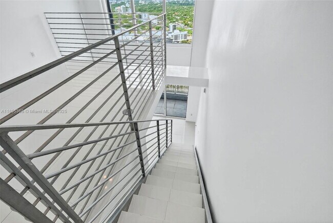 Building Photo - 60 SW 13th St