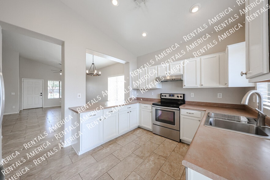 Building Photo - 3533 W Sousa Ct