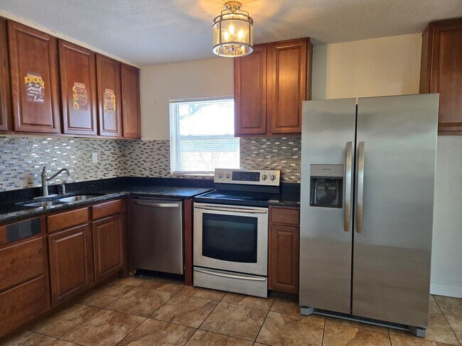 Building Photo - Charming 2-Bedroom Home with Countryside Views and Modern Amenities